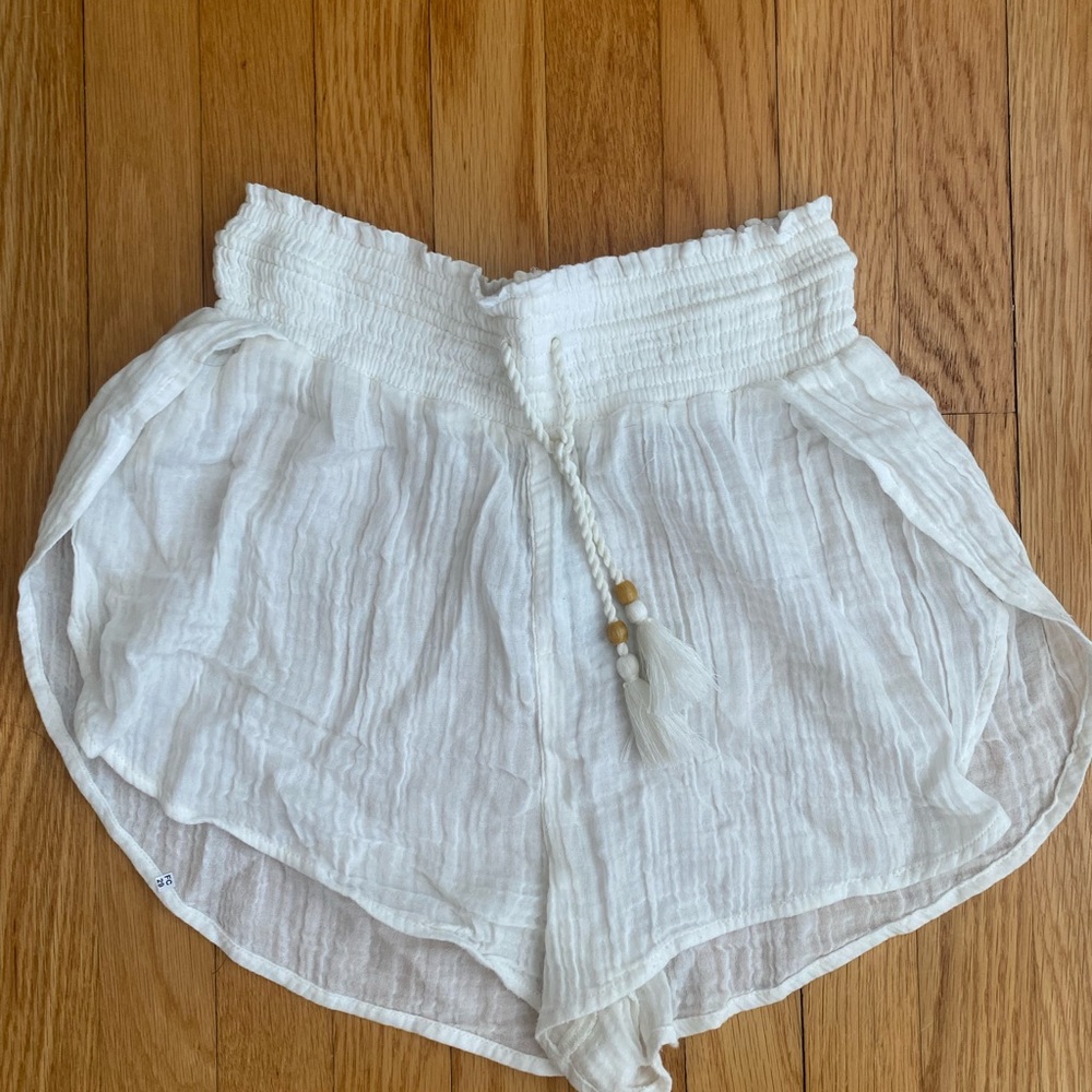 Abercrombie White Gauze Pull On Shorts